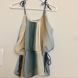 H & M top size 2 but runs big